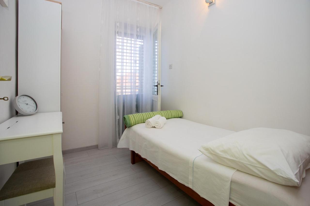 Apartment Nola Podgora Eksteriør bilde