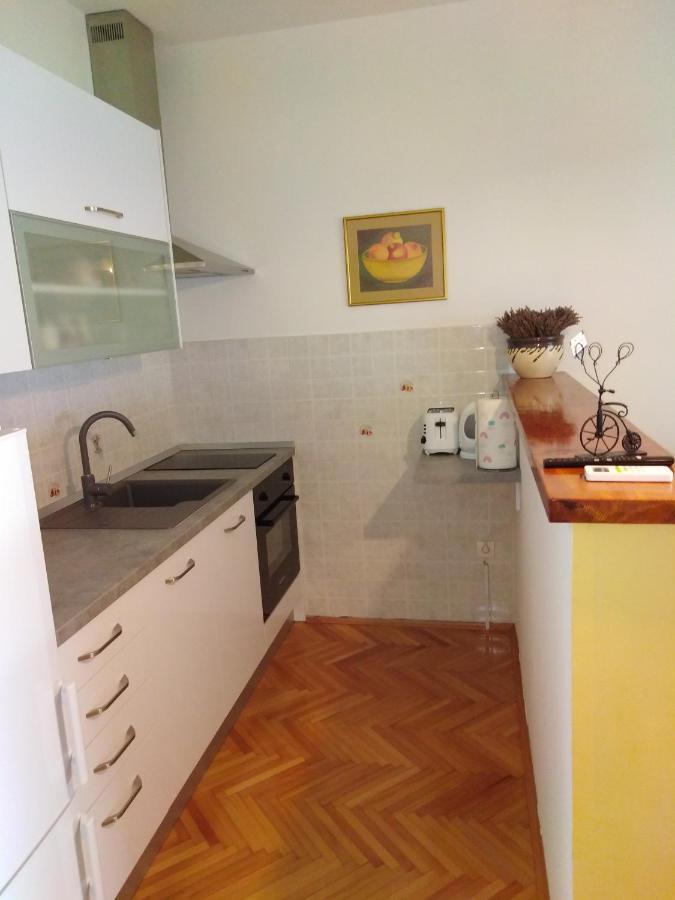 Apartment Nola Podgora Eksteriør bilde