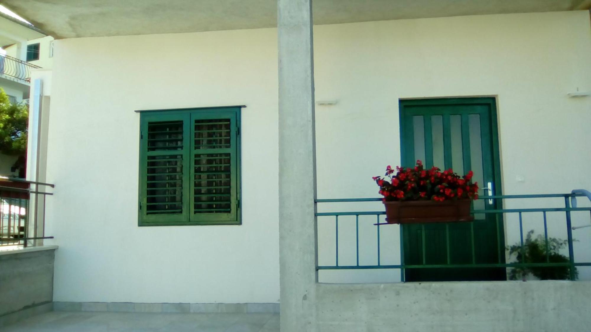 Apartment Nola Podgora Rom bilde