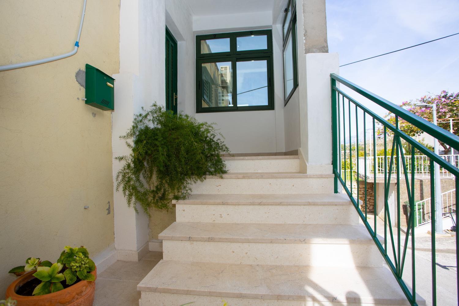 Apartment Nola Podgora Rom bilde